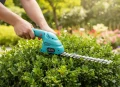 Nożyce akumulatorowe ogrodnicze 2 W 1 7,4 V 5900779896994 - Sklep Mrówka - EREM - eremsklep.pl
