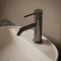 Bateria umywalkowa Noia stojąca grafit Kuchinox 5905358235119 na umywalce przybliżenie